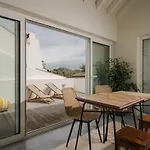 Entre Muros - - Casa Com Jardim E Acesso Direto Ao Mar בית חווה *