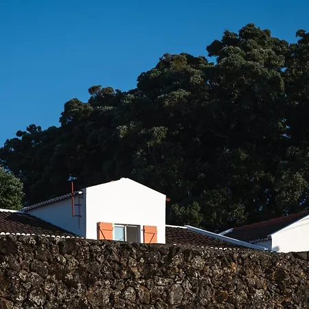 Entre Muros - - Casa Com Jardim E Acesso Direto Ao Mar בית חווה